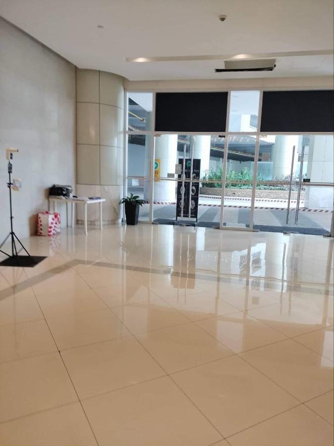 Cubao Manhattanheights Unit 7Ef Tower B, 1Br Manila Exterior photo