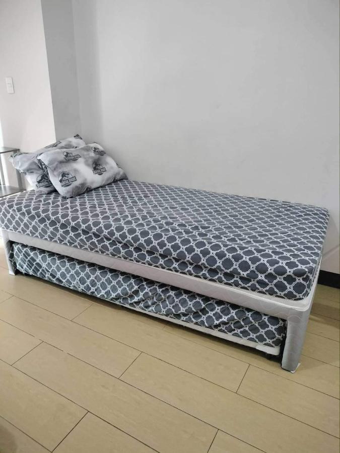 Cubao Manhattanheights Unit 7Ef Tower B, 1Br Manila Exterior photo