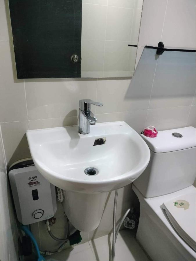 Cubao Manhattanheights Unit 7Ef Tower B, 1Br Manila Exterior photo