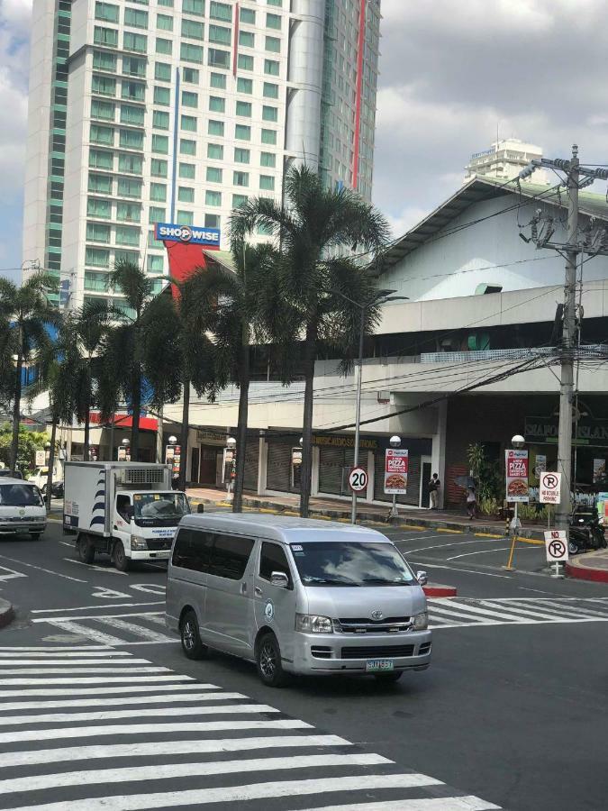 Cubao Manhattanheights Unit 7Ef Tower B, 1Br Manila Exterior photo